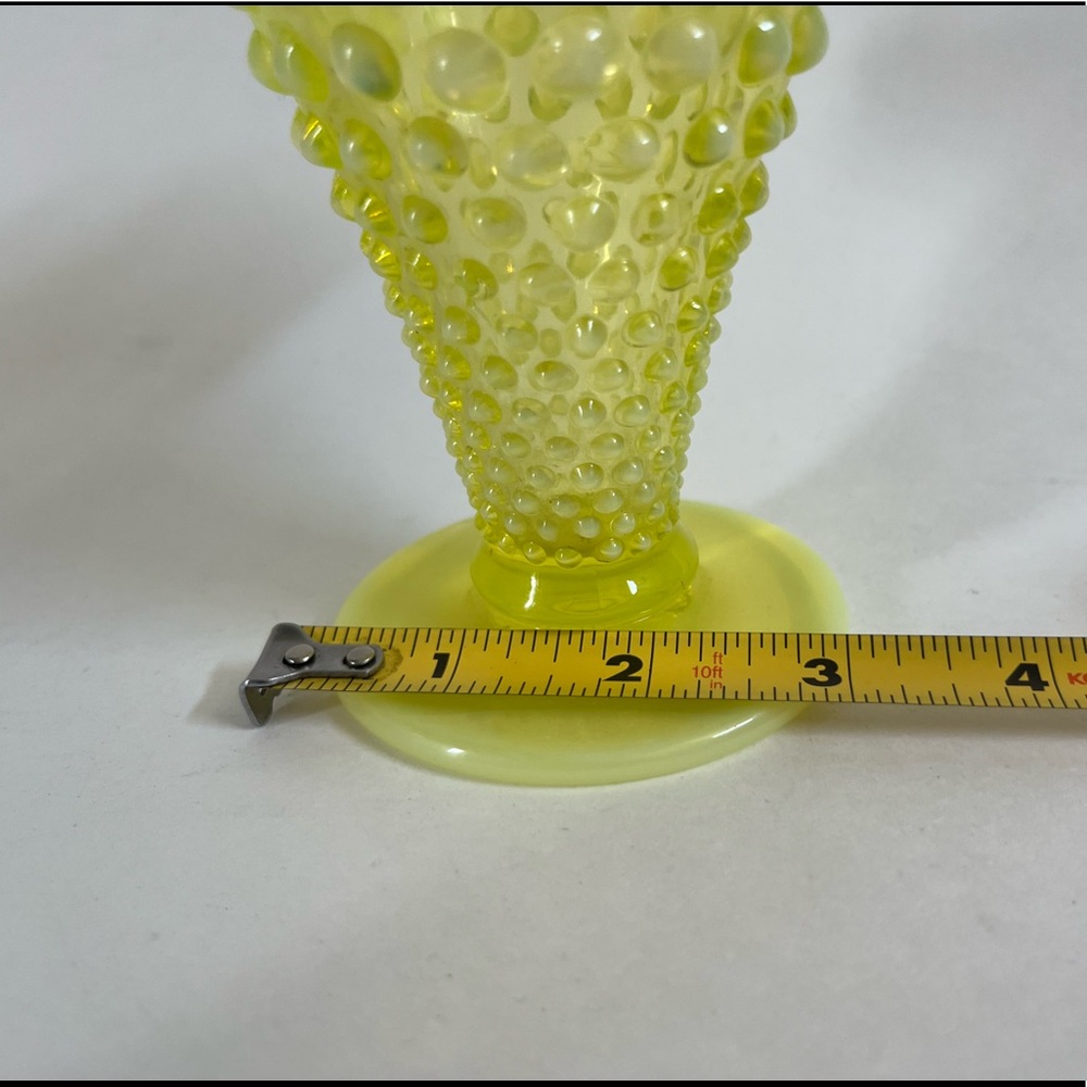 •Vintage Fenton Vase Topaz Yellow Hobnail Uranium Vase• - Picture 10 of 12